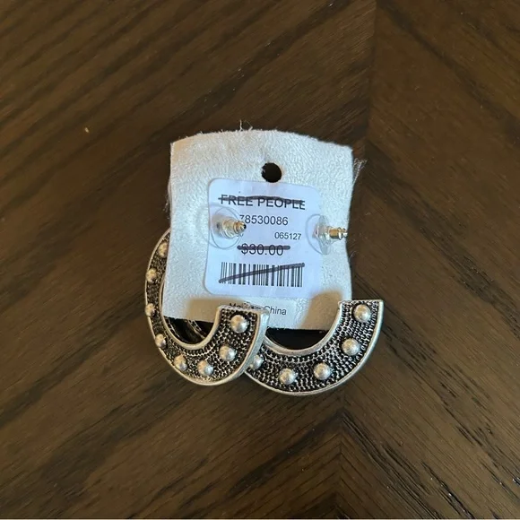Free People Silver Western Hoop Earrings - Picture 3 of 4